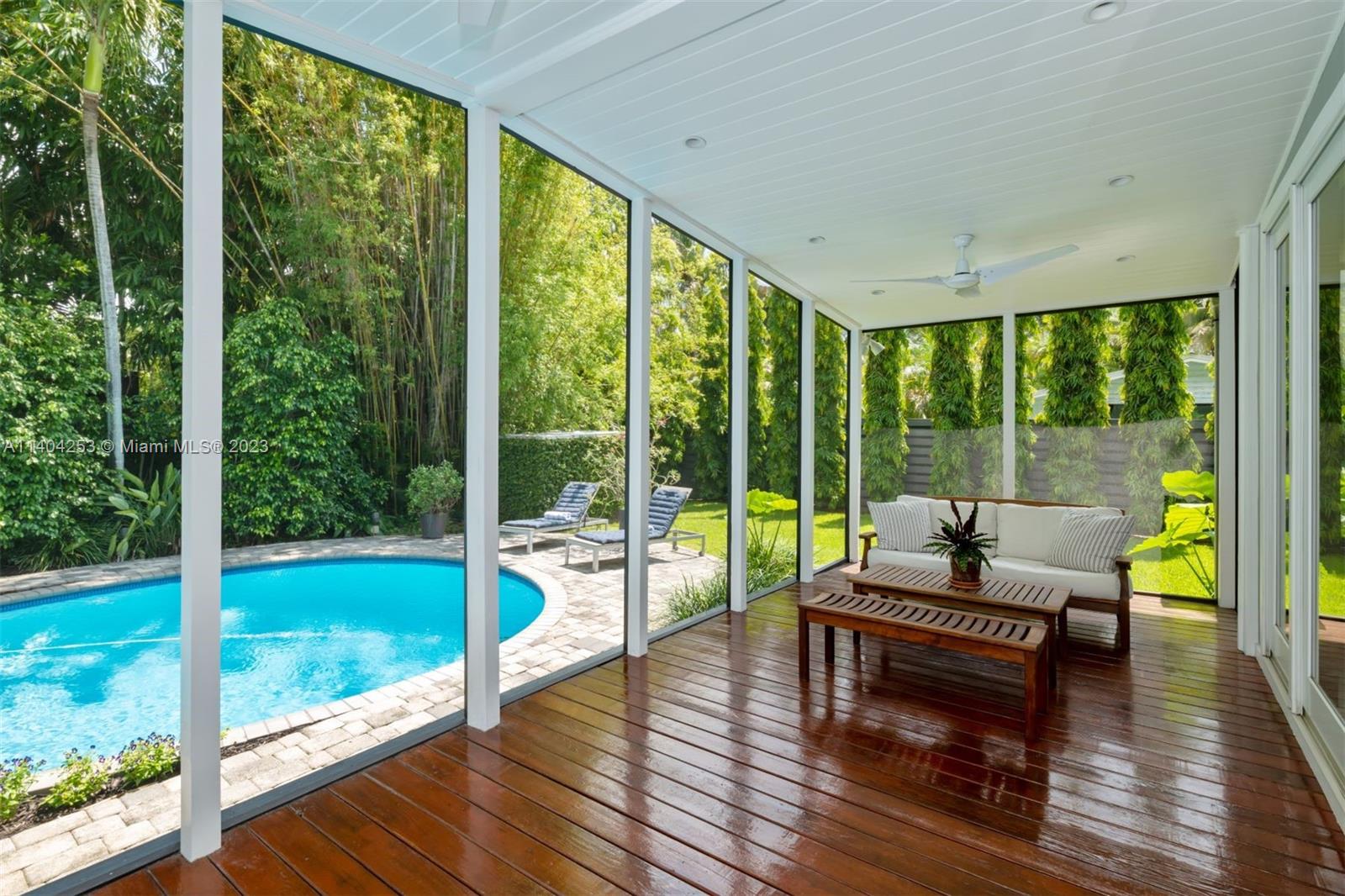 SNAPPER CREEK GROVES - Residential