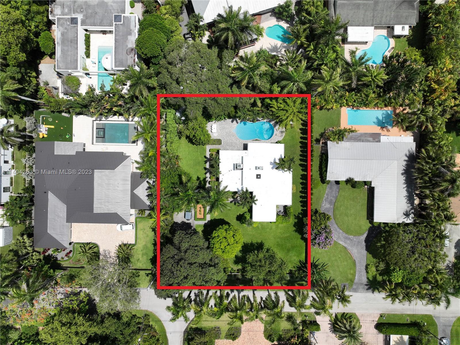 SNAPPER CREEK GROVES - Residential