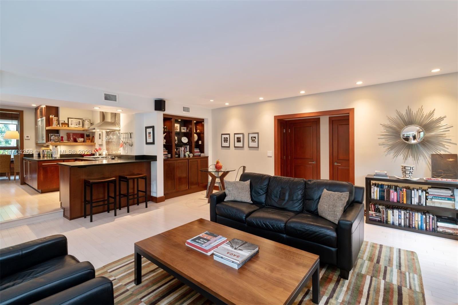 SNAPPER CREEK GROVES - Residential