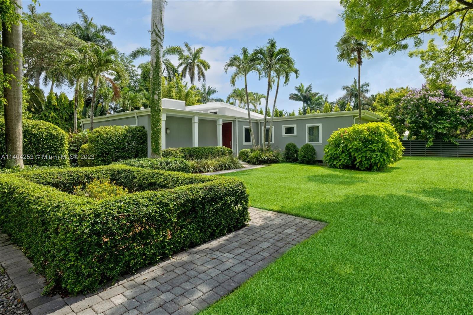 SNAPPER CREEK GROVES - Residential