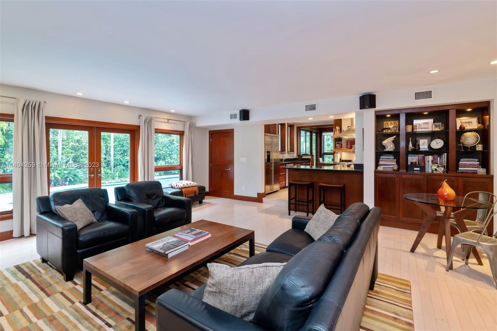 SNAPPER CREEK GROVES - Residential