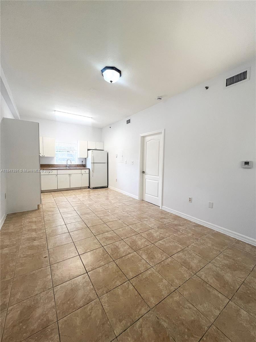 SUB OF PB 1-4 - Residential Lease