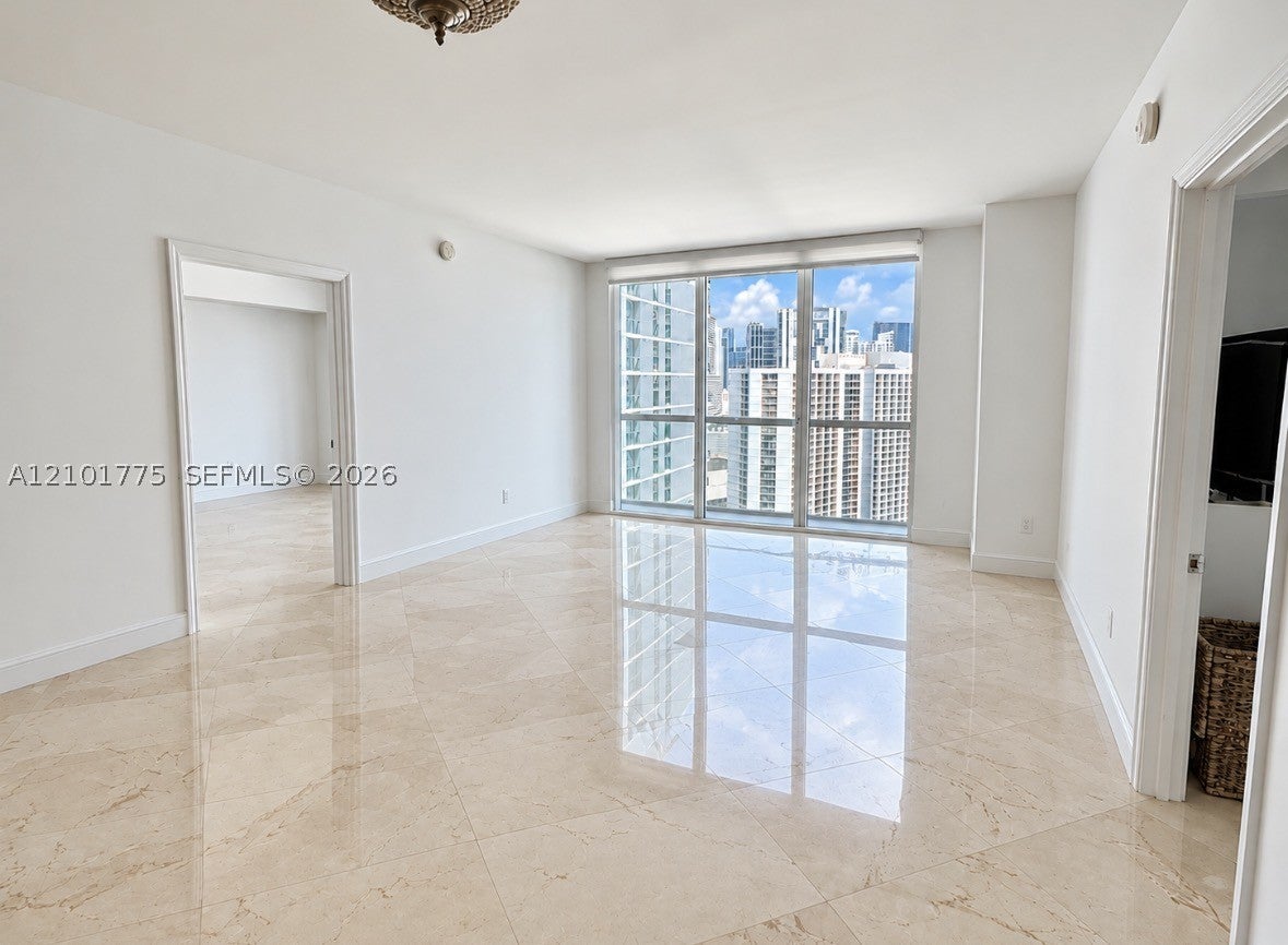 500 Brickell Ave 2405