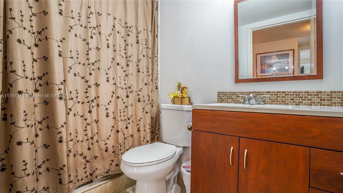 PLAZA OF AMERICAS CONDO P - Residential