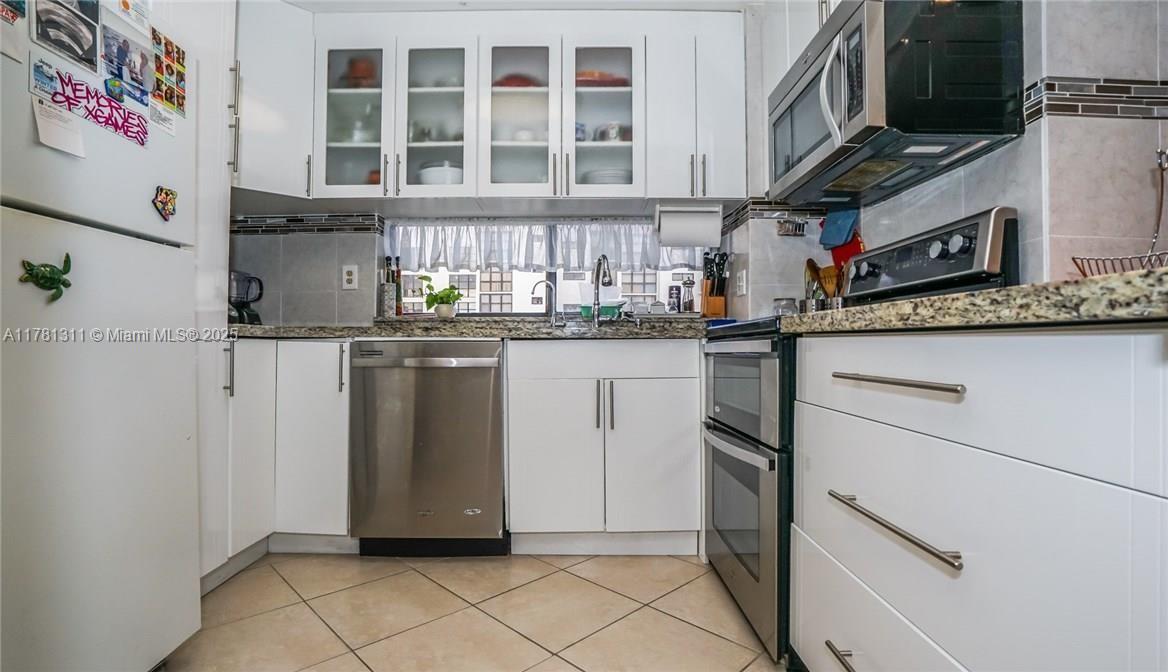 PLAZA OF AMERICAS CONDO P - Residential