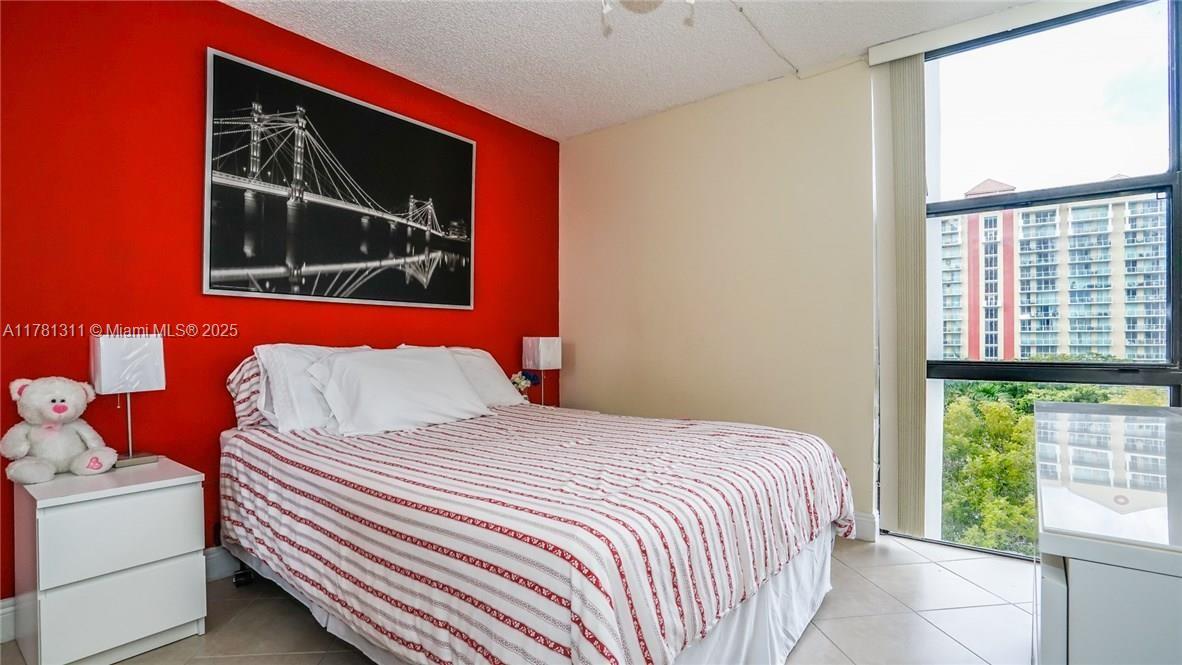 PLAZA OF AMERICAS CONDO P - Residential