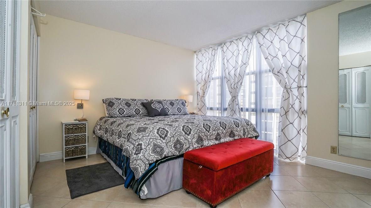 PLAZA OF AMERICAS CONDO P - Residential