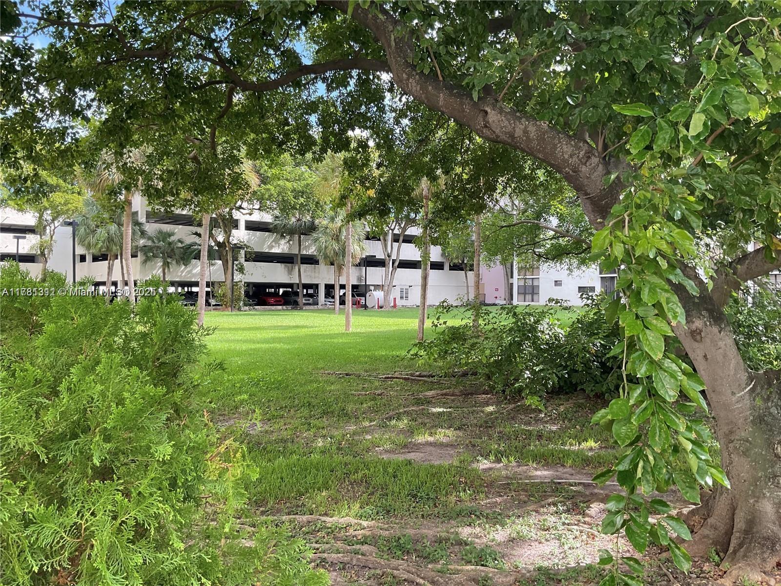 PLAZA OF AMERICAS CONDO P - Residential