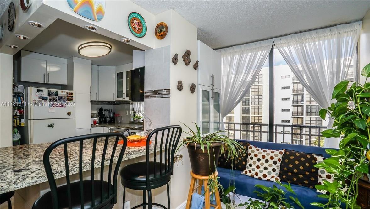 PLAZA OF AMERICAS CONDO P - Residential