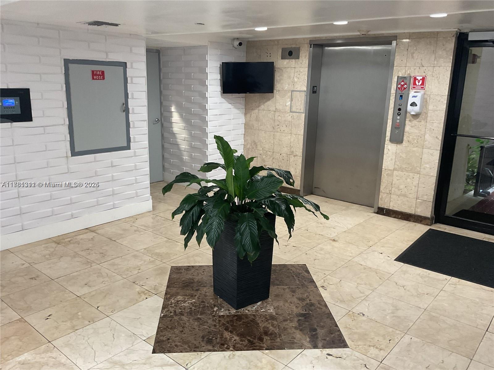 PLAZA OF AMERICAS CONDO P - Residential