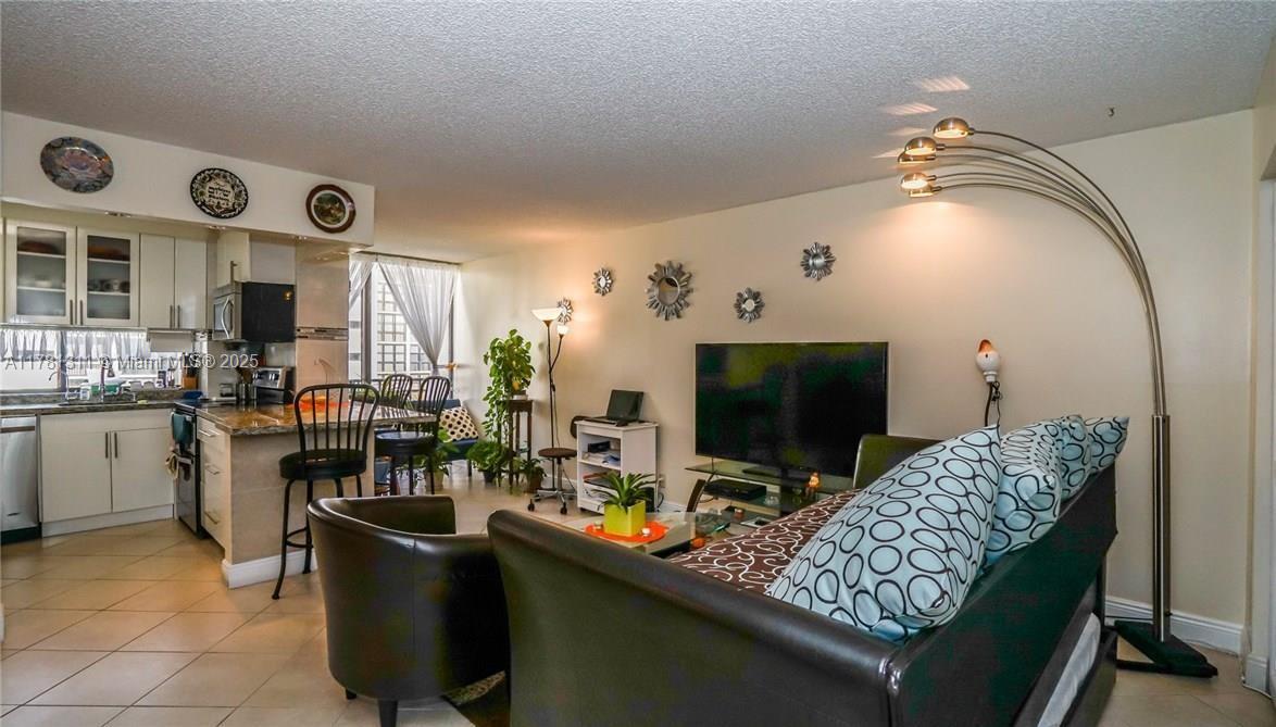 PLAZA OF AMERICAS CONDO P - Residential