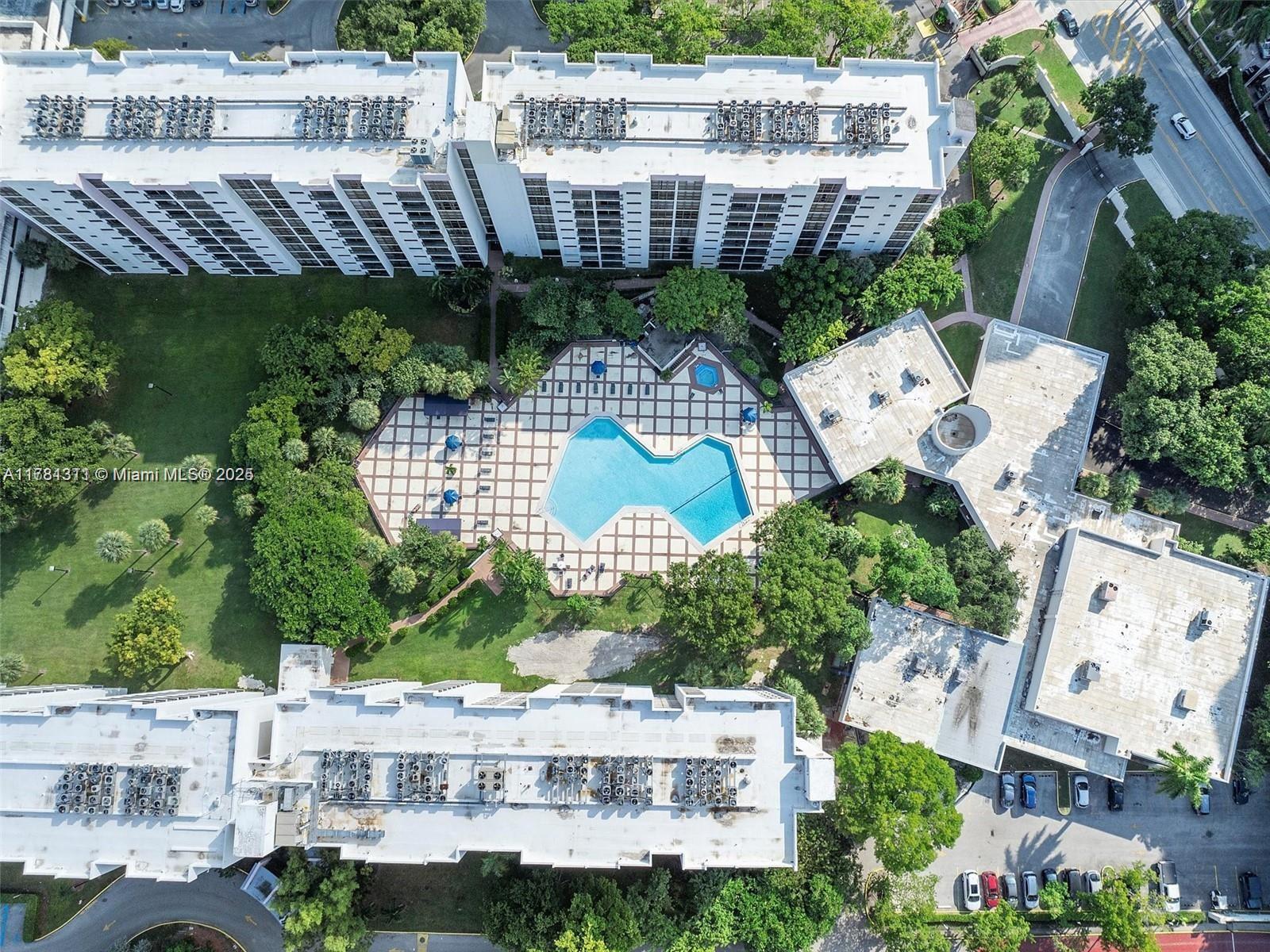 PLAZA OF AMERICAS CONDO P - Residential