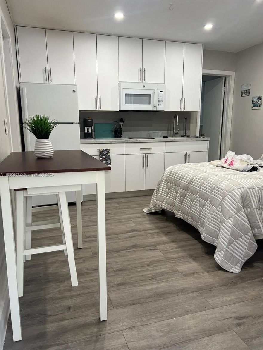 Fantastic opportunity! Beautiful renovated studio for rent in Dania Beach, FL. This cozy space is perfect for singles or couples seeking comfort and convenience. Located in close proximity to FLL Airport, the beach, and other
attractions, this studio offers the ideal location. With parking for one car, you'll have no worries about finding a
spot. The rent includes electricity, water, & basic internet, making budgeting a breeze. Additionally, the property
features convenient on-site laundry facilities. Don't miss out on this incredible deal. Act fast before it's gone!