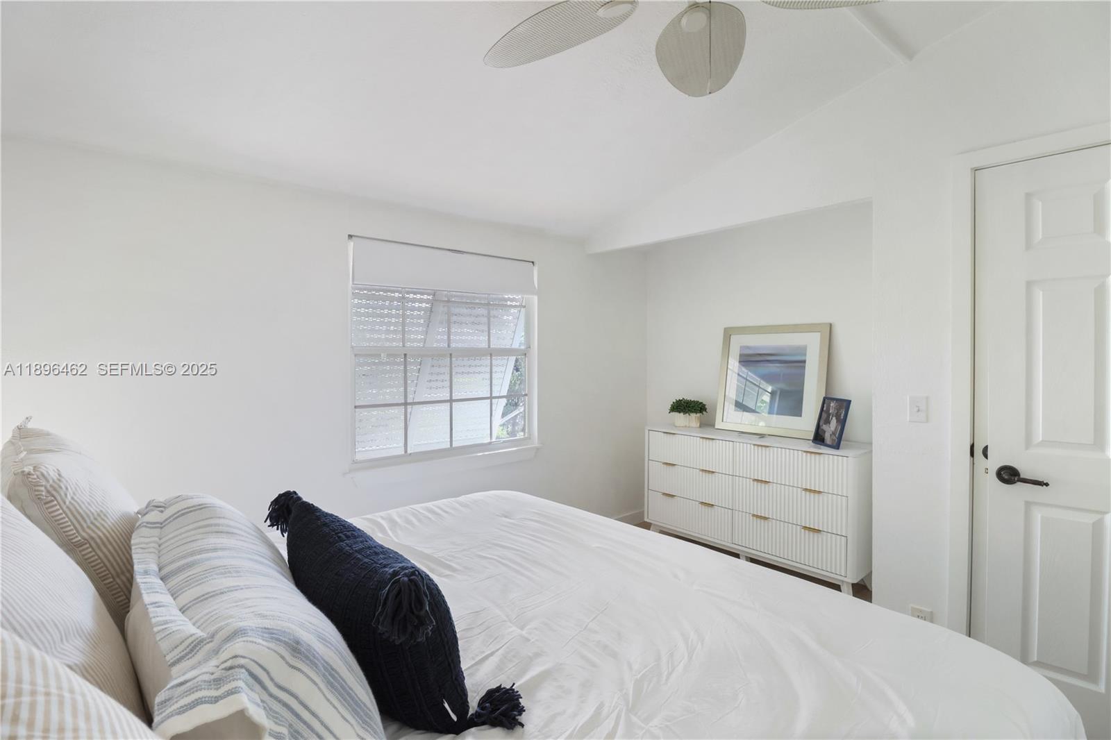 COUNTRY CLUB ACRES 5 - Residential