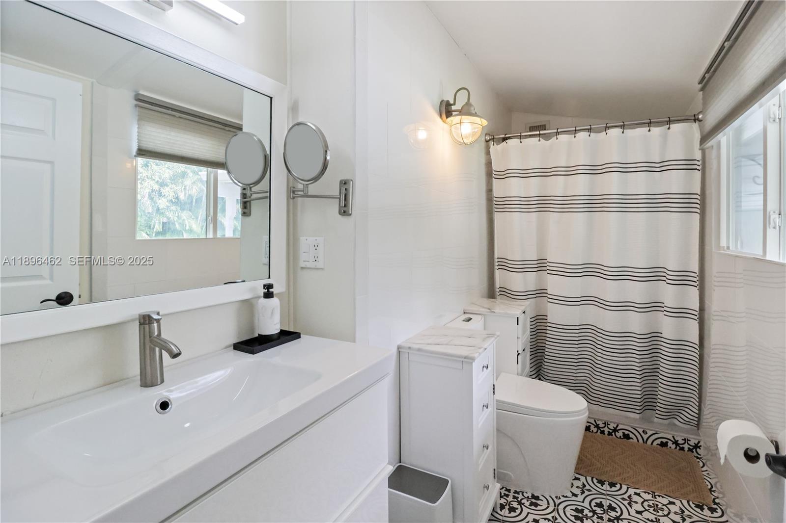 COUNTRY CLUB ACRES 5 - Residential