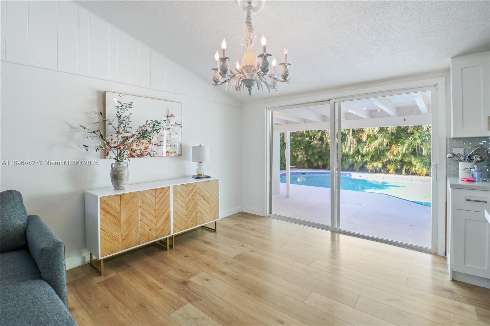 COUNTRY CLUB ACRES 5 - Residential