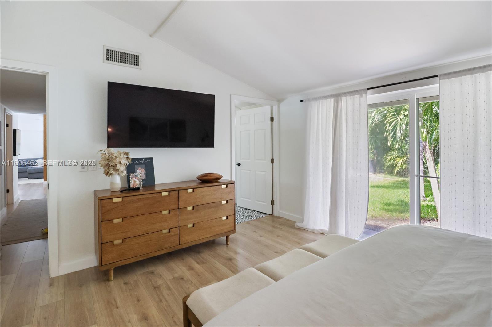 COUNTRY CLUB ACRES 5 - Residential