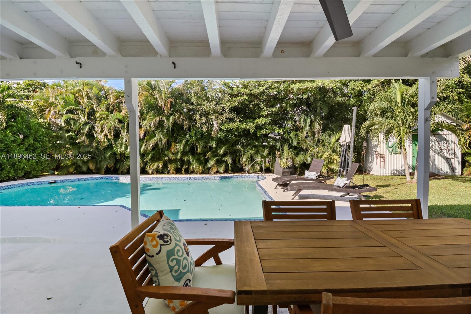 COUNTRY CLUB ACRES 5 - Residential