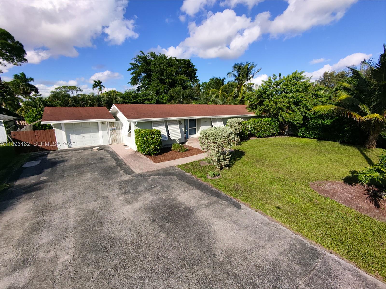 COUNTRY CLUB ACRES 5 - Residential