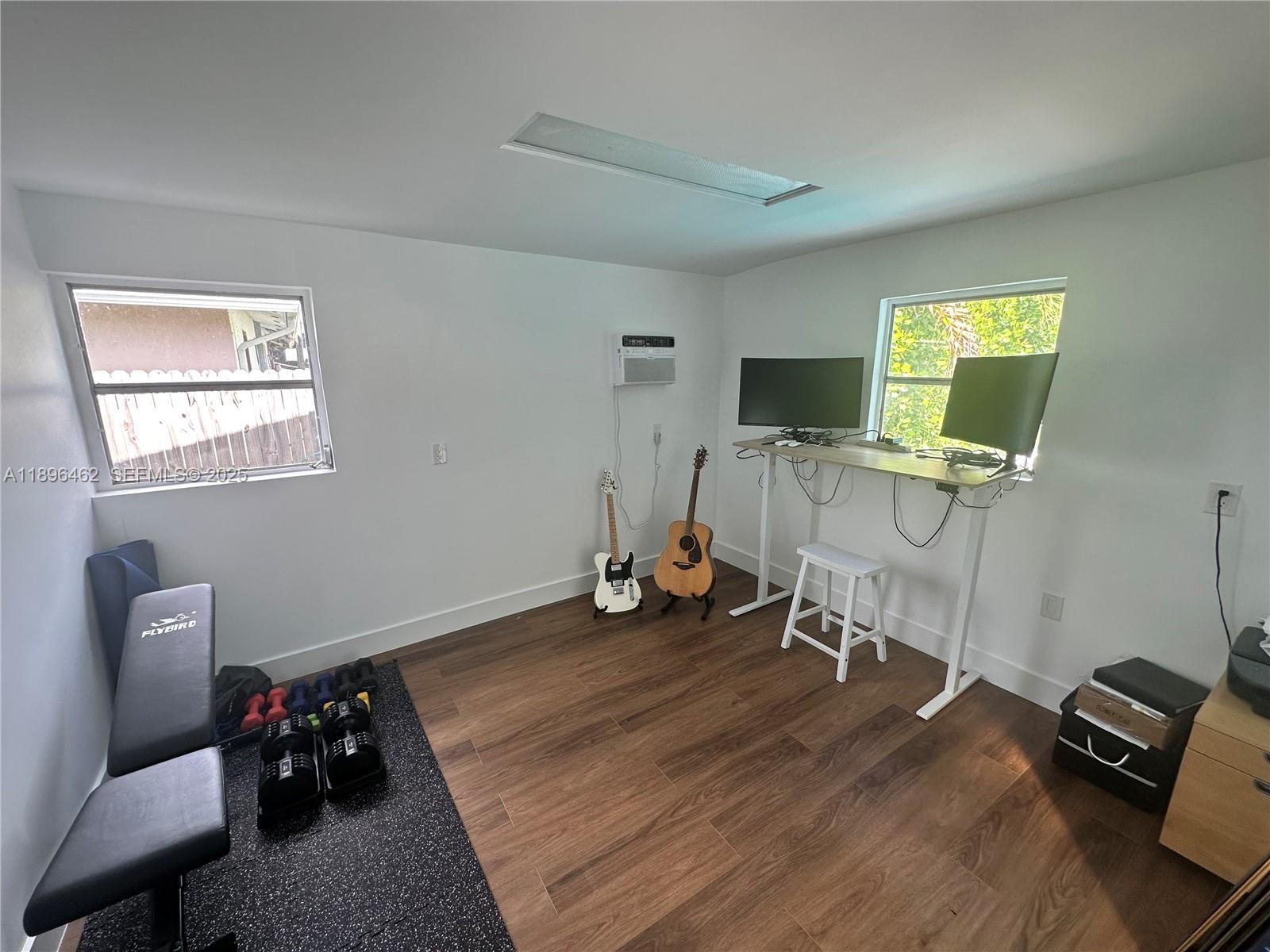 COUNTRY CLUB ACRES 5 - Residential