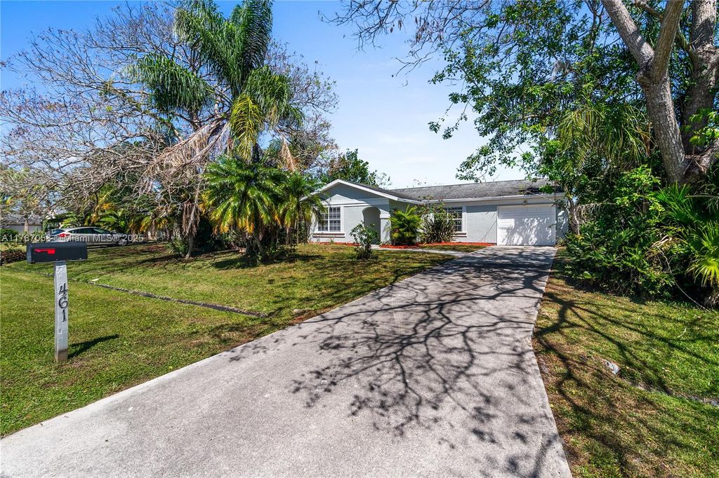 Photo of 461 SE Evans Ave, Port St Lucie, FL 34984 (MLS # A11787058)
