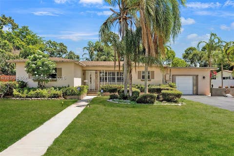 Photo of 23 SW 8th St, Hallandale Beach, FL 33009 (MLS # A12054352)