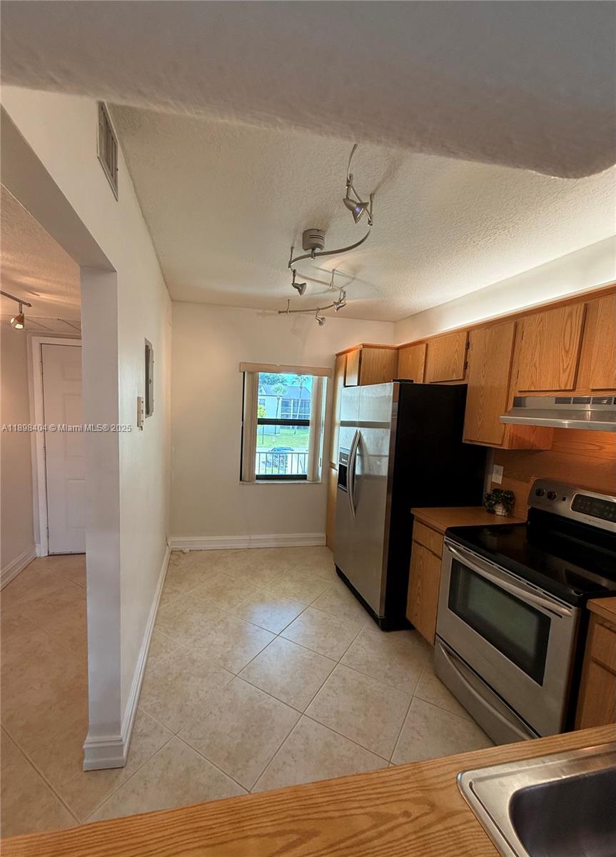 GARDENS AT PEMBROKE LAKES - Residential