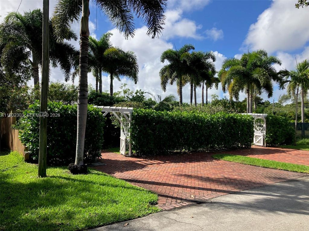 Photo of 1400 NE 21st Street, Wilton Manors, FL 33305 (MLS # A11902303)