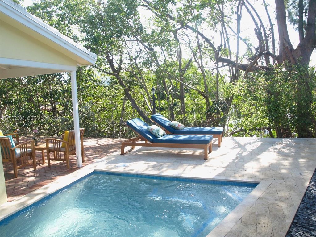 Photo of 1400 NE 21st Street, Wilton Manors, FL 33305 (MLS # A11902303)