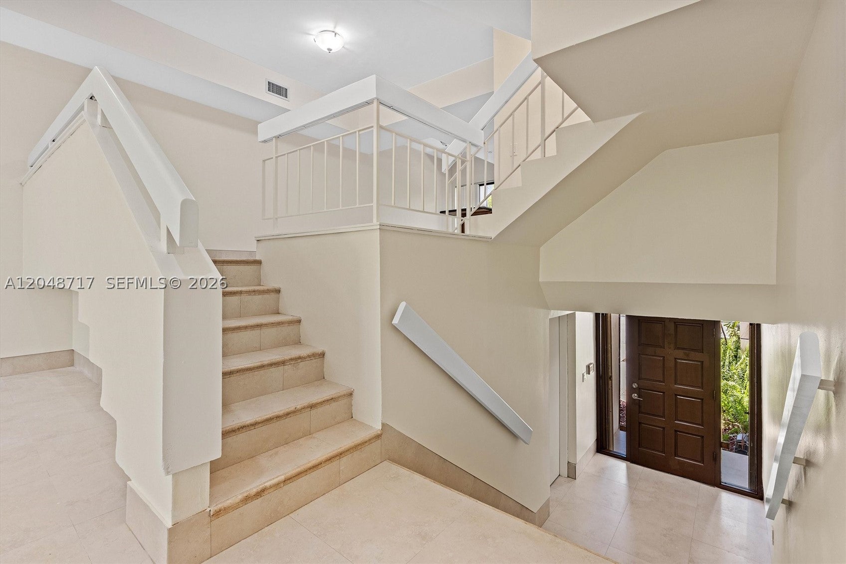 2525 NE 135th St