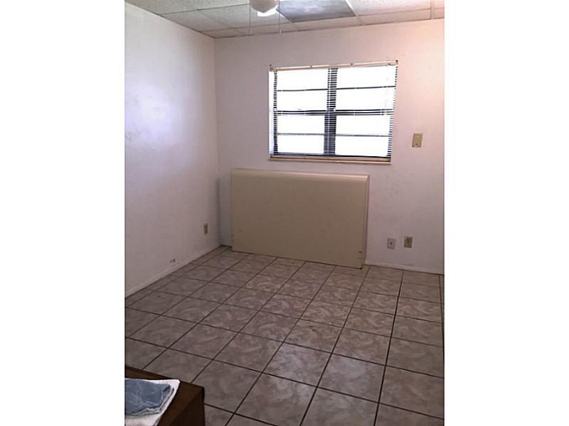 LAUDERDALE MANORS AMEND R - Residential Lease