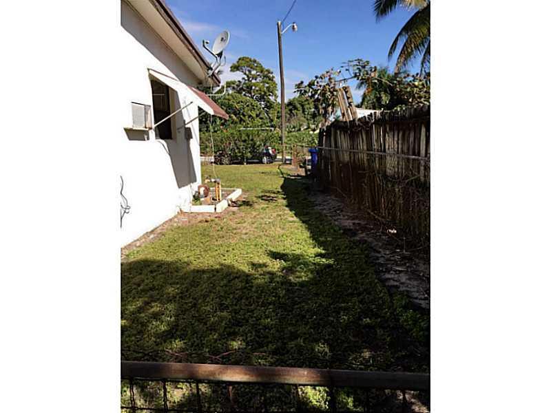 LAUDERDALE MANORS AMEND R - Residential Lease