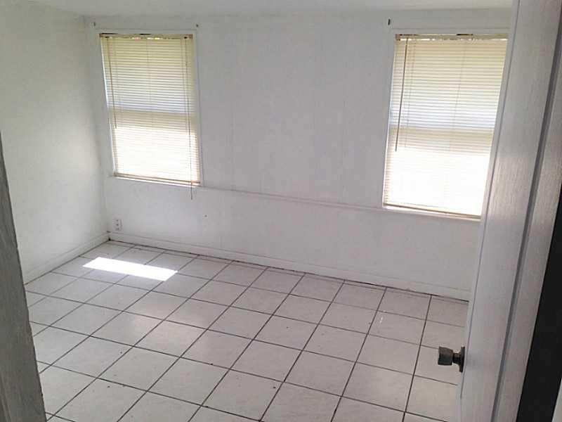 LAUDERDALE MANORS AMEND R - Residential Lease