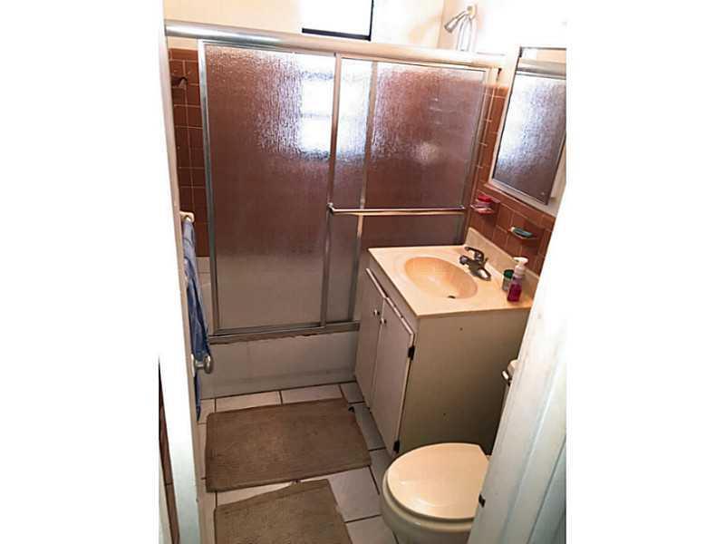 LAUDERDALE MANORS AMEND R - Residential Lease