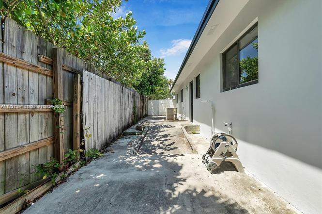 ESTERLY - Residential Lease