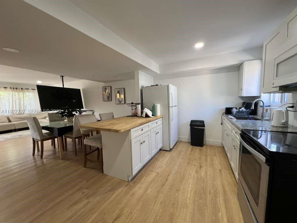 THE LOFTS TOWN VILLAS CON - Residential