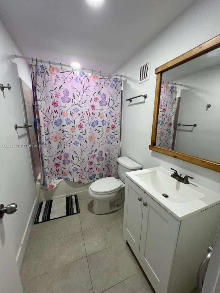 THE LOFTS TOWN VILLAS CON - Residential