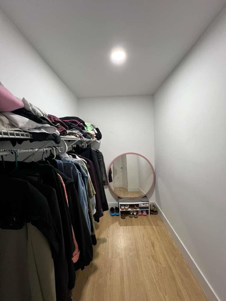 THE LOFTS TOWN VILLAS CON - Residential