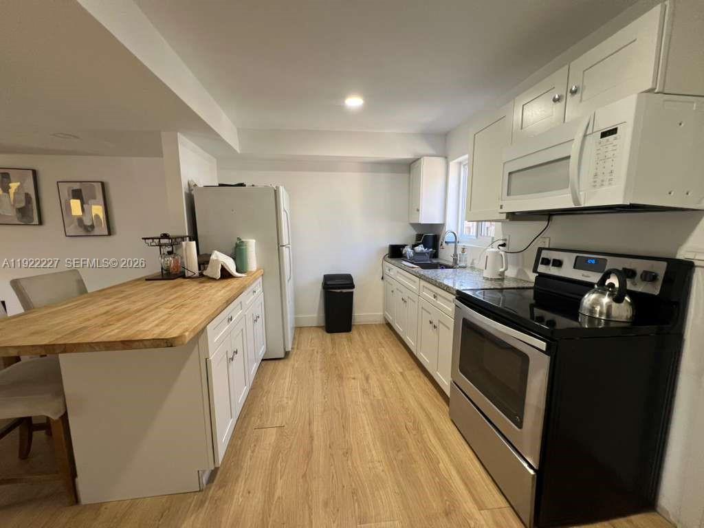 THE LOFTS TOWN VILLAS CON - Residential