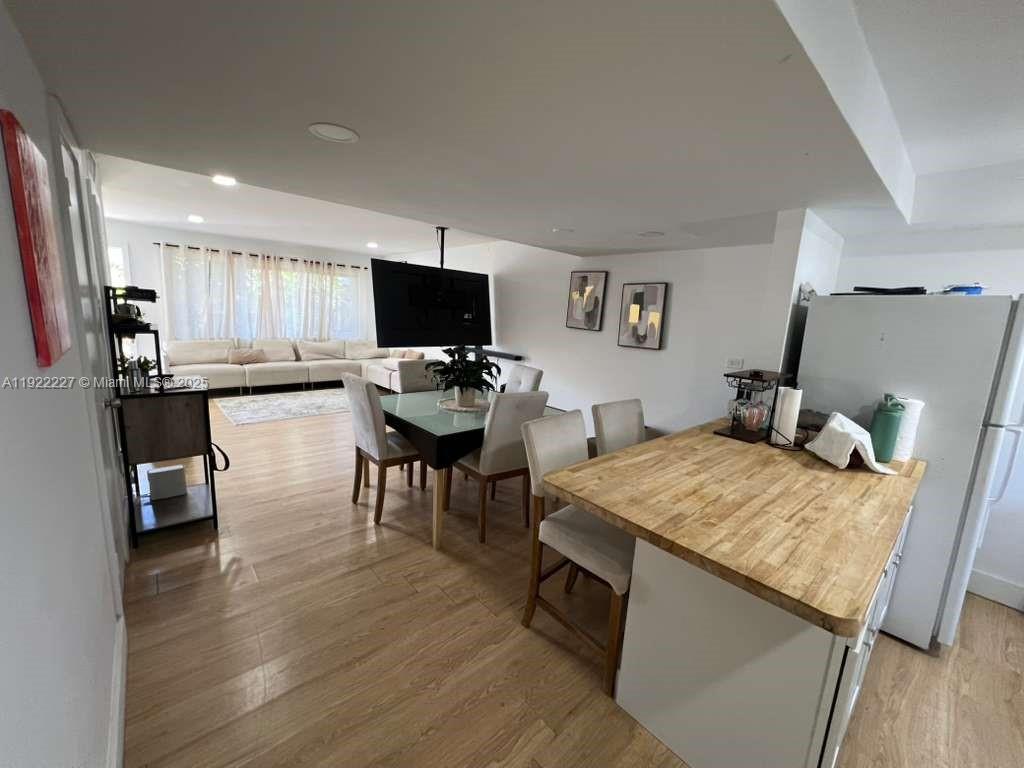 THE LOFTS TOWN VILLAS CON - Residential