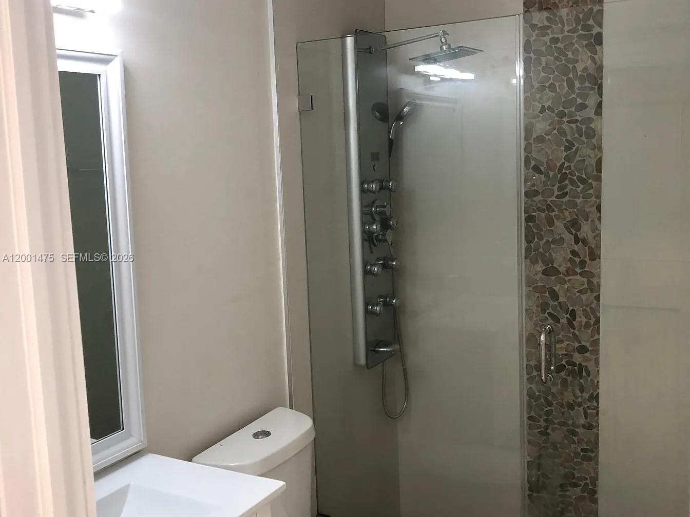 LAWRENCE ESTATE LAND CO - Residential Lease