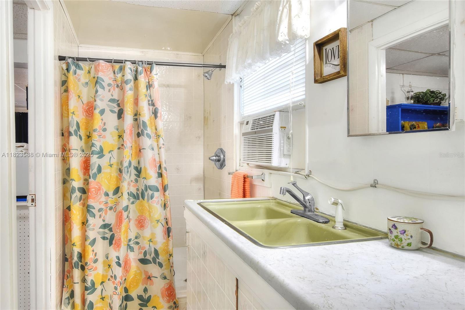 MINI RANCHES UNREC SUB - Residential