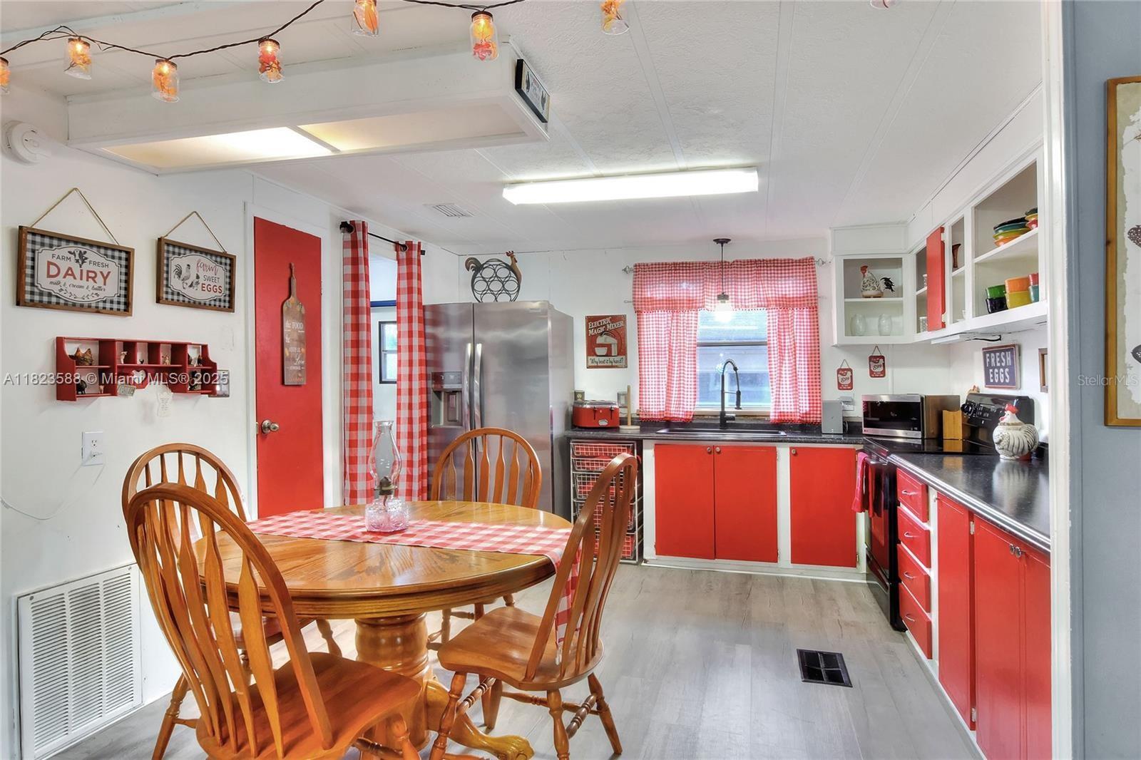 MINI RANCHES UNREC SUB - Residential