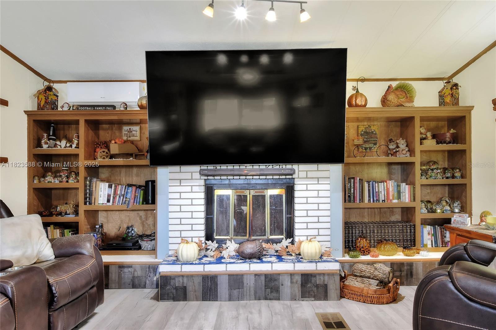 MINI RANCHES UNREC SUB - Residential