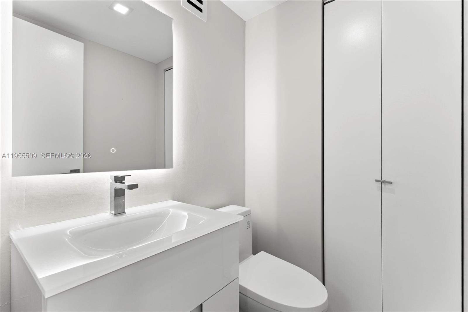 *EDGEWATER BEACH TOWERS CO - Residential