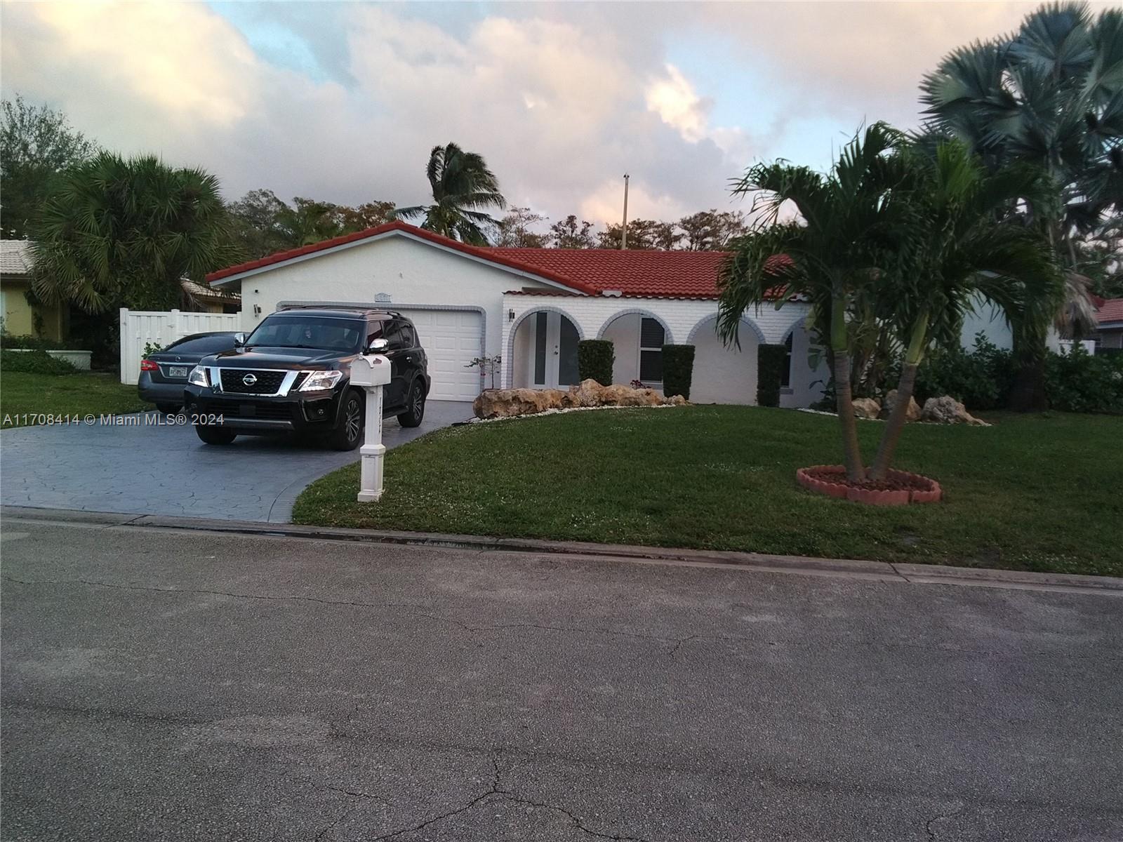 Renovated beautiful single-family home with 4 beds and 2 baths. Ideally located in the quietest and most prestigious neighborhood of Ramblewood Villas. It has a nice backyard and an oversized pool for memorable entertainment. At 15 mn distance to the beach, close to 95 Sawgrass Highway and Turnpike, supermarkets, restaurants, shopping, and entertainment. Exterior security cameras are installed on the property, this location is perfect for a family.