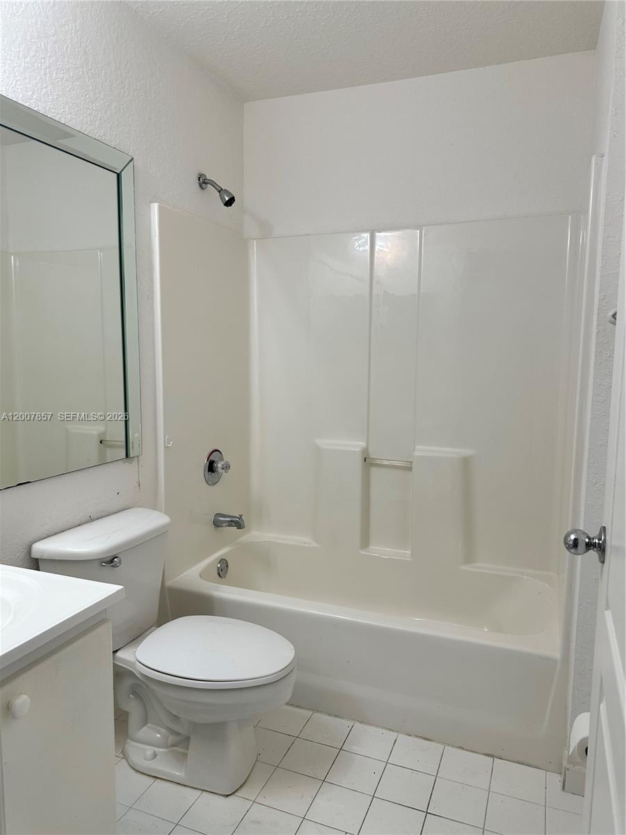 GABRIELLA CONDO NORTH - Residential