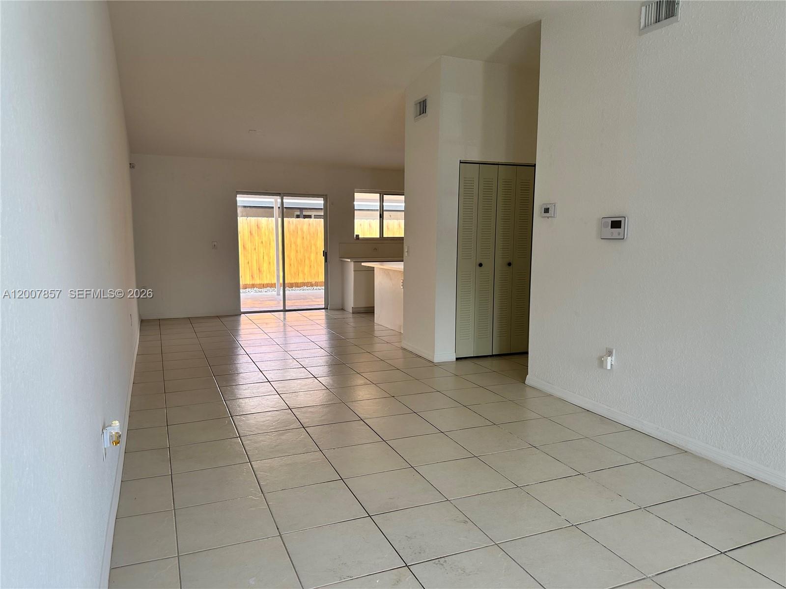 GABRIELLA CONDO NORTH - Residential