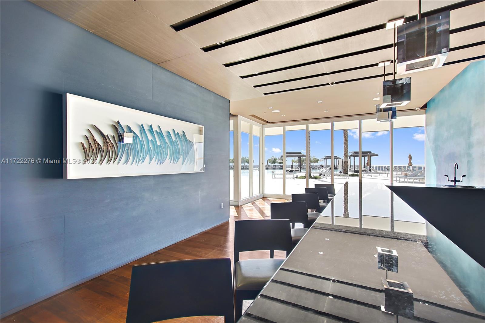 BEACH CLUB I - Residential