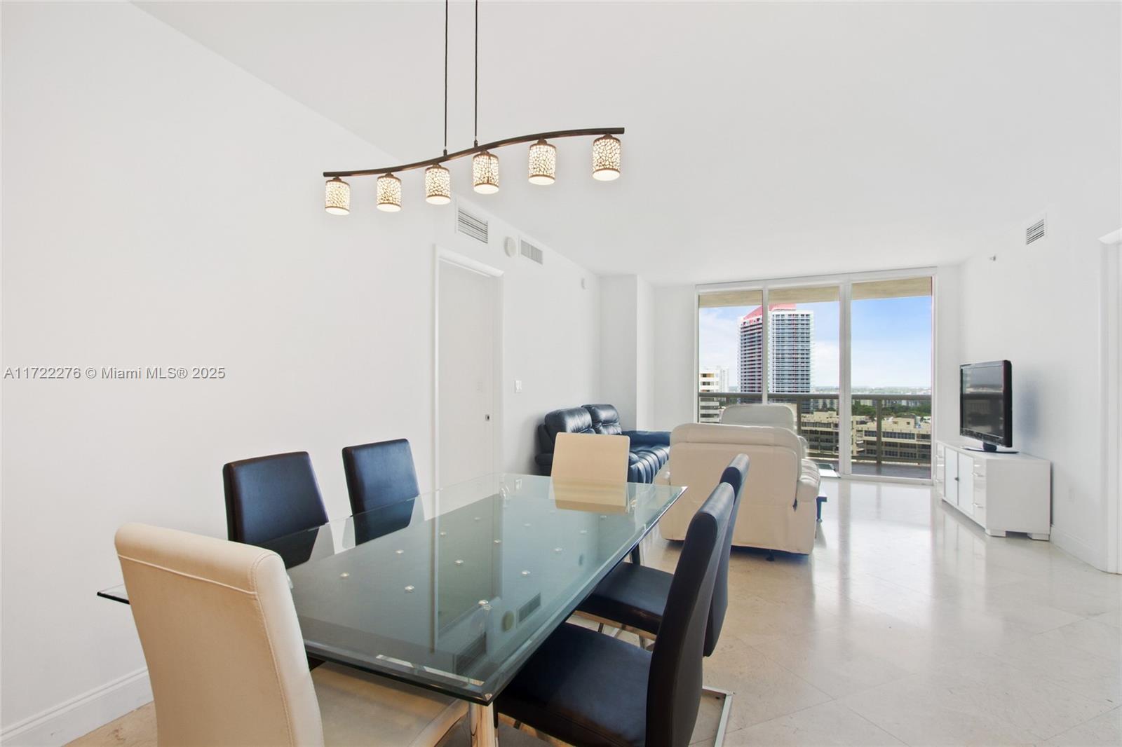 BEACH CLUB I - Residential